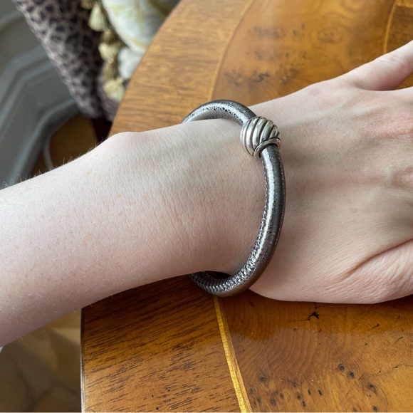 Brighton magnetic closure bracelet - Picture 4 of 7